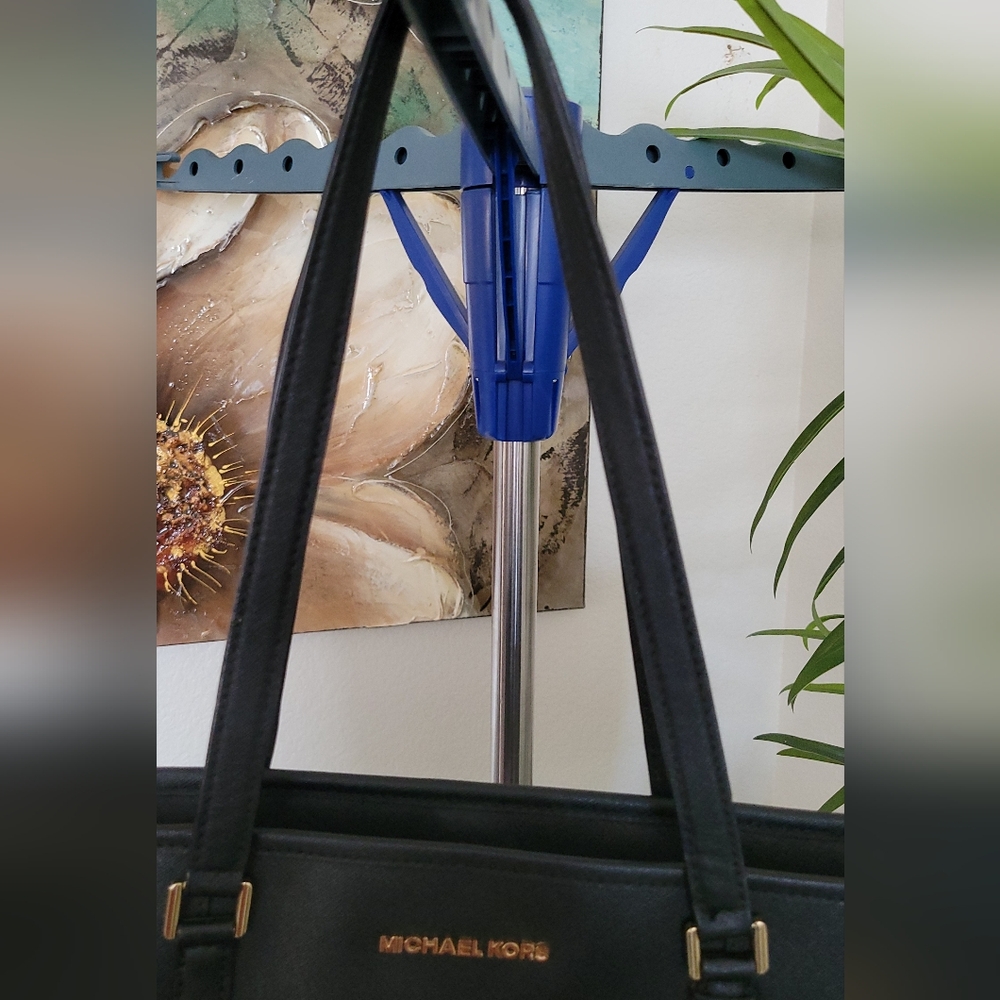 Michael Kors Large Sady Tote Bag in Black Leather. - Picture 2 of 16